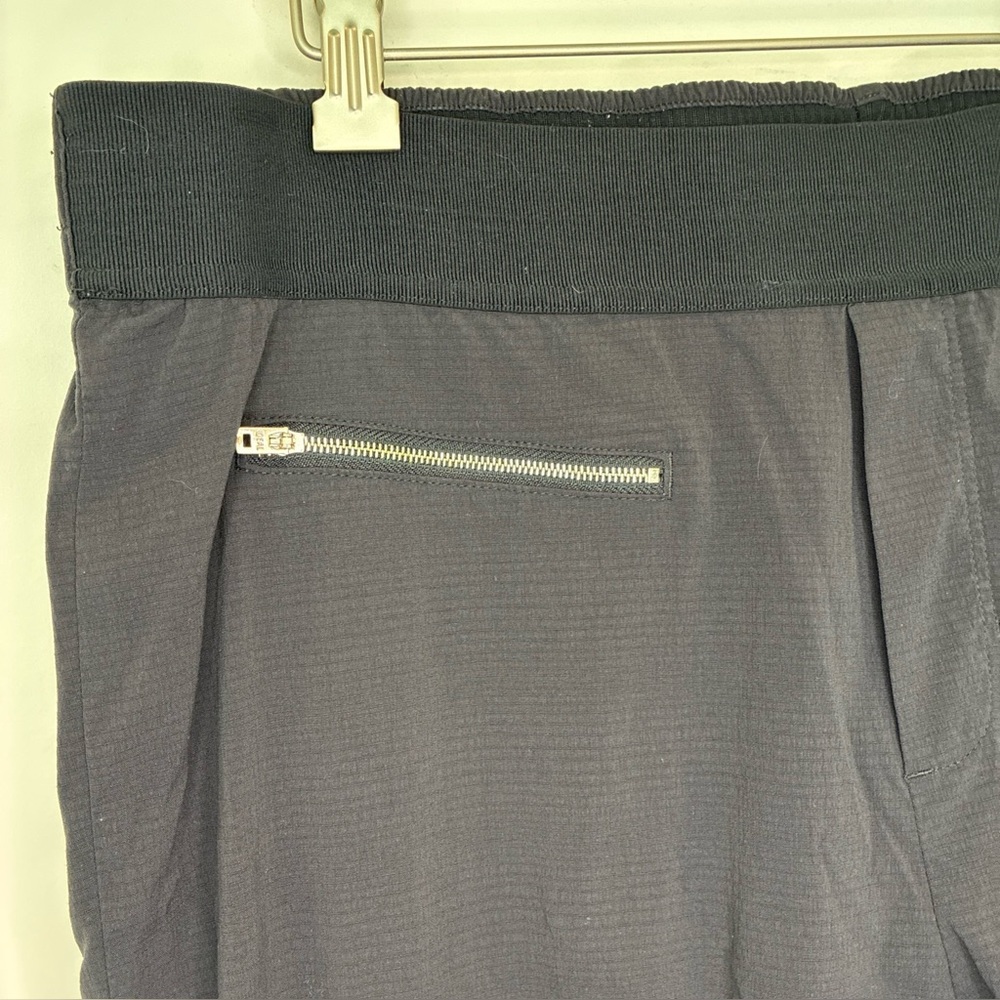 Athleta Mod Trekkie Crop Pant Women's 16 Black Mid Rise Stretch Waist Zip Ankle - Picture 4 of 10